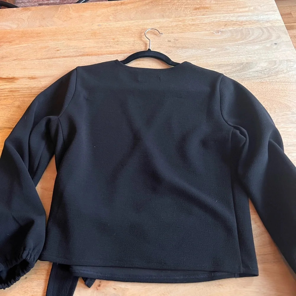 Texture And Thread wrap blouse - Picture 4 of 5